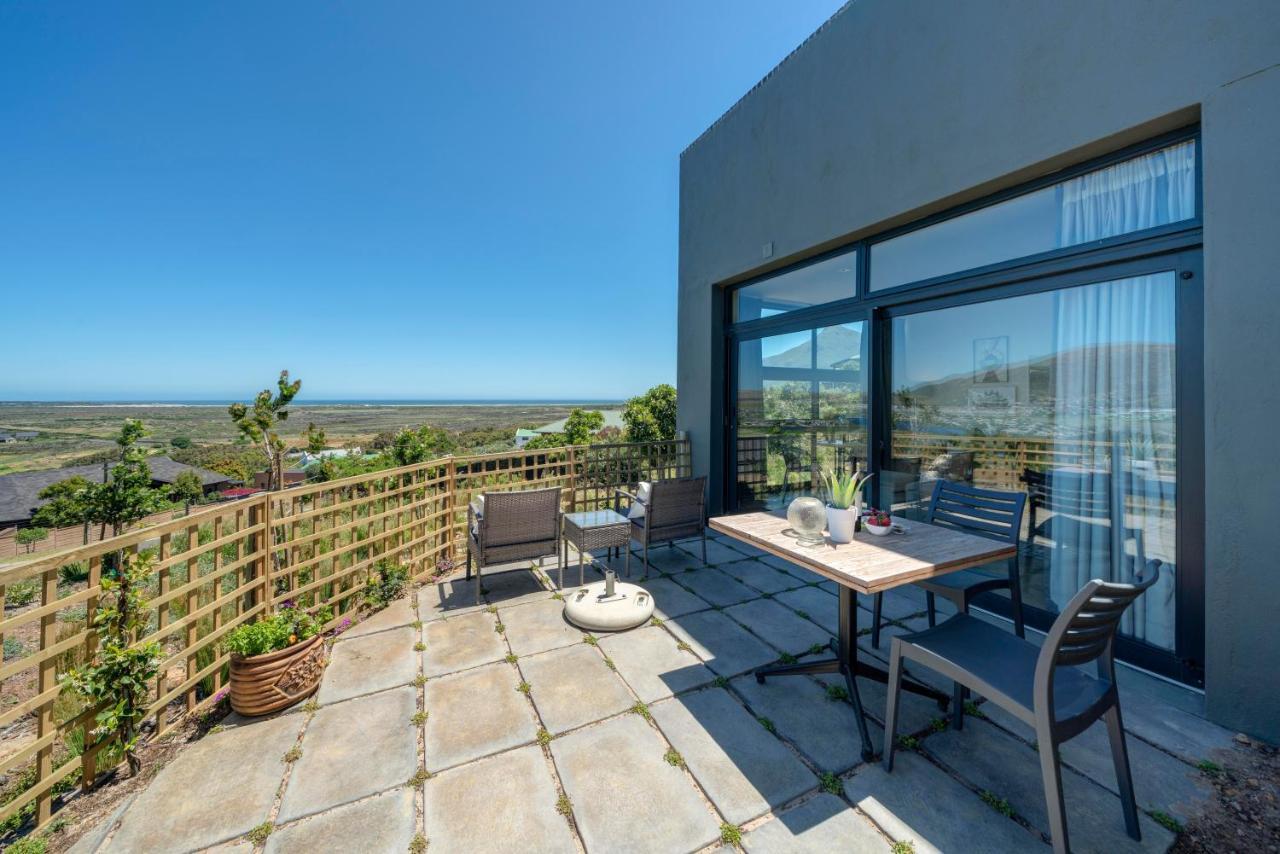 365 Sunset Self Catering * Noordhoek